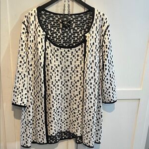 Elegant Monochrome Women's Blouse